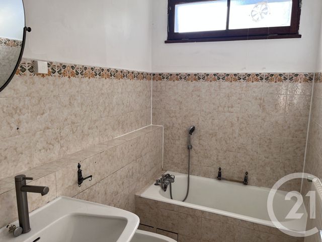 Appartement T3 à vendre - 3 pièces - 73.12 m2 - MARSEILLE - 13012 - PROVENCE-ALPES-COTE-D-AZUR - Century 21 Alphée Sga