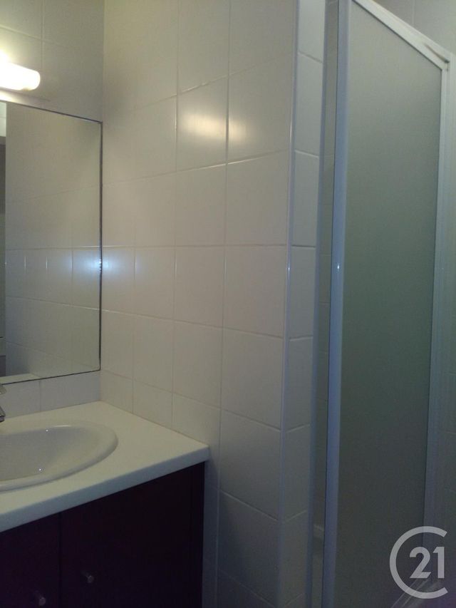 Afficher la photo en grand Appartement F2 à louer - 2 pièces - 35.0 m2 - MARSEILLE - 13004 - PROVENCE-ALPES-COTE-D-AZUR - Century 21 Alphée Immobilier