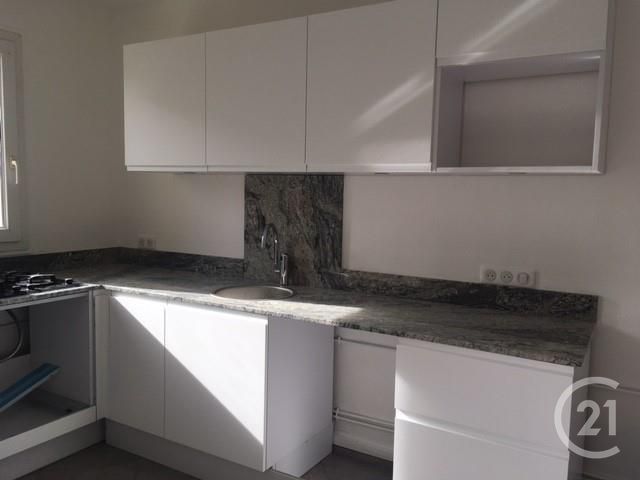 Afficher la photo en grand Appartement F2 à louer - 2 pièces - 42.05 m2 - MARSEILLE - 13008 - PROVENCE-ALPES-COTE-D-AZUR - Century 21 Alphée Immobilier