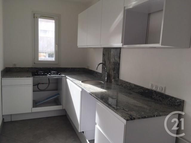 Afficher la photo en grand Appartement F2 à louer - 2 pièces - 42.05 m2 - MARSEILLE - 13008 - PROVENCE-ALPES-COTE-D-AZUR - Century 21 Alphée Immobilier