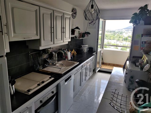 Appartement à vendre - 5 pièces - 93.25 m2 - MARSEILLE - 13011 - PROVENCE-ALPES-COTE-D-AZUR - Century 21 Alphée Immobilier Appartement à vendre - 5 pièces - 93.25 m2 - MARSEILLE - 13011 - PROVENCE-ALPES-COTE-D-AZUR - Century 21 Alphée Immobilier