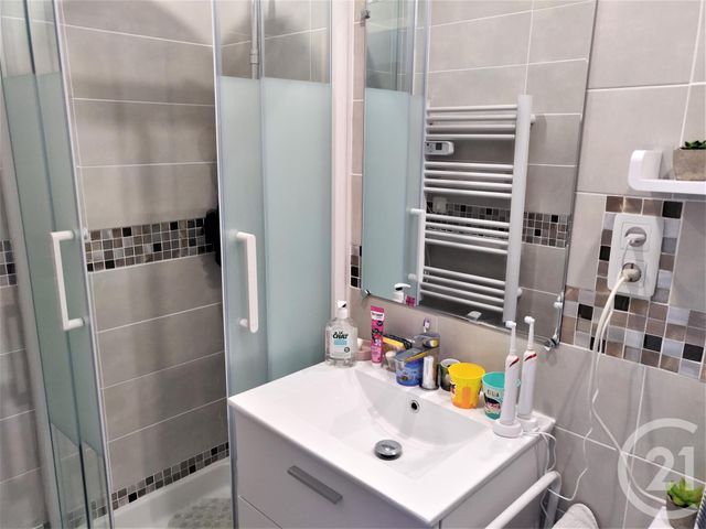 Appartement à vendre - 5 pièces - 93.25 m2 - MARSEILLE - 13011 - PROVENCE-ALPES-COTE-D-AZUR - Century 21 Alphée Immobilier Appartement à vendre - 5 pièces - 93.25 m2 - MARSEILLE - 13011 - PROVENCE-ALPES-COTE-D-AZUR - Century 21 Alphée Immobilier