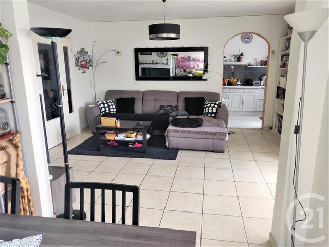 Appartement à vendre - 5 pièces - 93.25 m2 - MARSEILLE - 13011 - PROVENCE-ALPES-COTE-D-AZUR - Century 21 Alphée Immobilier Appartement à vendre - 5 pièces - 93.25 m2 - MARSEILLE - 13011 - PROVENCE-ALPES-COTE-D-AZUR - Century 21 Alphée Immobilier