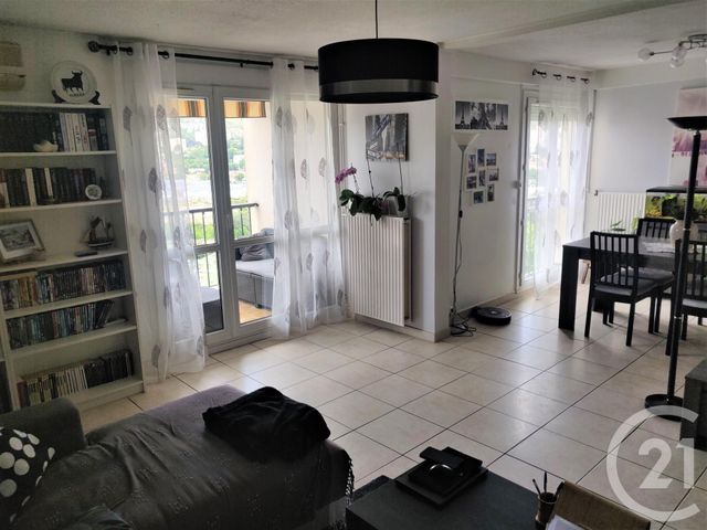 Appartement à vendre - 5 pièces - 93.25 m2 - MARSEILLE - 13011 - PROVENCE-ALPES-COTE-D-AZUR - Century 21 Alphée Immobilier Appartement à vendre - 5 pièces - 93.25 m2 - MARSEILLE - 13011 - PROVENCE-ALPES-COTE-D-AZUR - Century 21 Alphée Immobilier