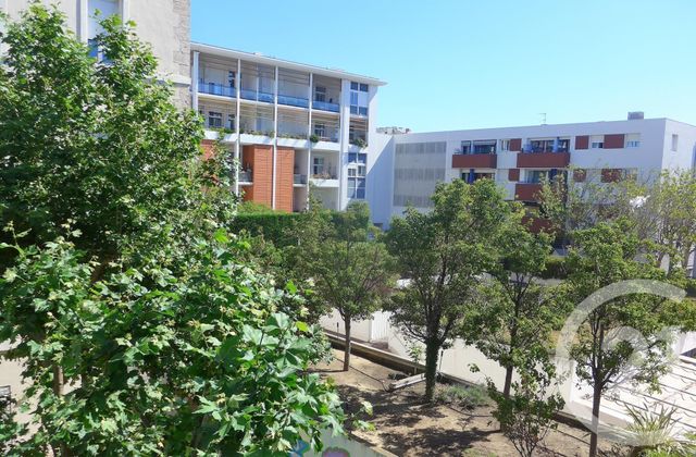 Afficher la photo en grand Studio à louer - 1 pièce - 22.74 m2 - MARSEILLE - 13012 - PROVENCE-ALPES-COTE-D-AZUR - Century 21 Alphée Immobilier
