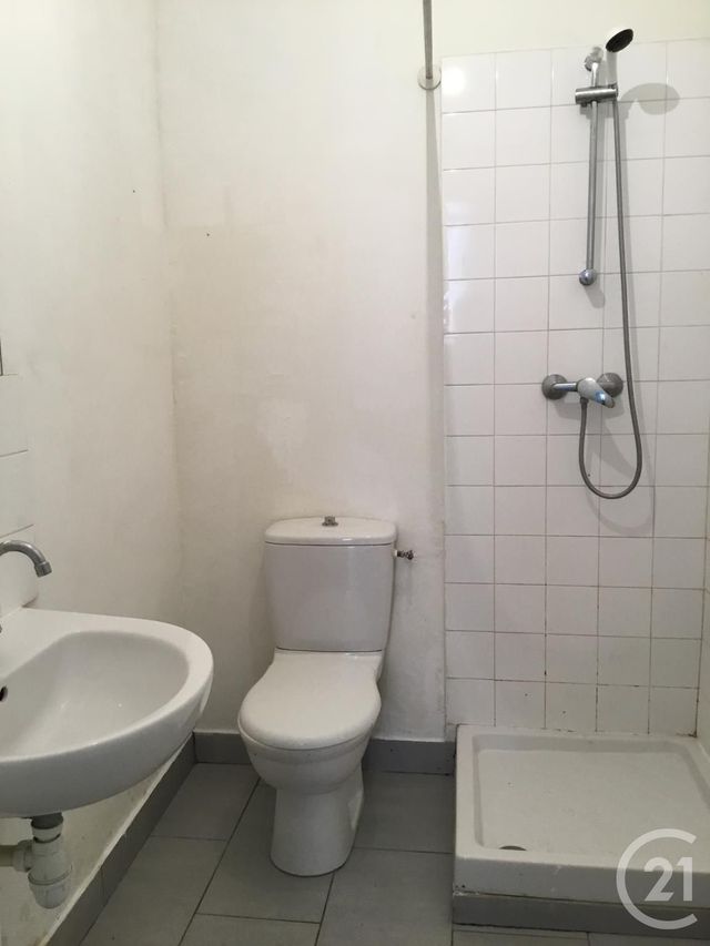 Appartement T2 à louer - 2 pièces - 33.08 m2 - MARSEILLE - 13005 - PROVENCE-ALPES-COTE-D-AZUR - Century 21 Alphée Immobilier Appartement T2 à louer - 2 pièces - 33.08 m2 - MARSEILLE - 13005 - PROVENCE-ALPES-COTE-D-AZUR - Century 21 Alphée Immobilier