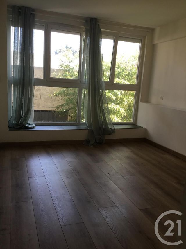 Appartement Duplex à louer - 3 pièces - 90.15 m2 - MARSEILLE - 13012 - PROVENCE-ALPES-COTE-D-AZUR - Century 21 Alphée Immobilier Appartement Duplex à louer - 3 pièces - 90.15 m2 - MARSEILLE - 13012 - PROVENCE-ALPES-COTE-D-AZUR - Century 21 Alphée Immobilier