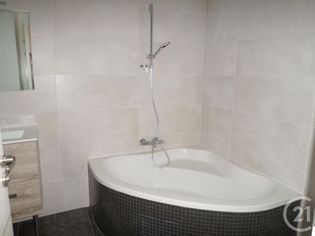 Appartement Duplex à louer - 3 pièces - 90.15 m2 - MARSEILLE - 13012 - PROVENCE-ALPES-COTE-D-AZUR - Century 21 Alphée Immobilier Appartement Duplex à louer - 3 pièces - 90.15 m2 - MARSEILLE - 13012 - PROVENCE-ALPES-COTE-D-AZUR - Century 21 Alphée Immobilier