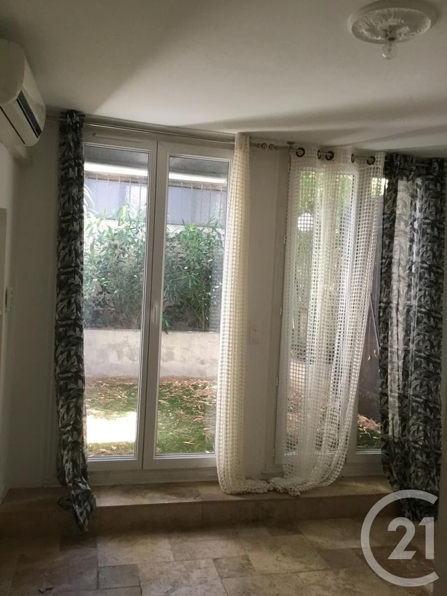 Appartement Duplex à louer - 3 pièces - 90.15 m2 - MARSEILLE - 13012 - PROVENCE-ALPES-COTE-D-AZUR - Century 21 Alphée Immobilier Appartement Duplex à louer - 3 pièces - 90.15 m2 - MARSEILLE - 13012 - PROVENCE-ALPES-COTE-D-AZUR - Century 21 Alphée Immobilier