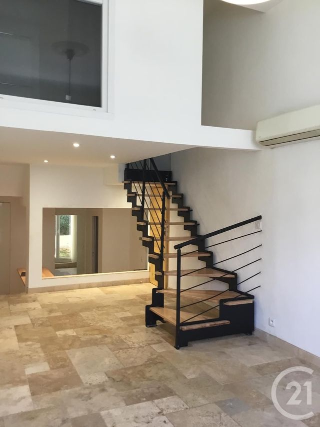 Appartement Duplex à louer - 3 pièces - 90.15 m2 - MARSEILLE - 13012 - PROVENCE-ALPES-COTE-D-AZUR - Century 21 Alphée Immobilier Appartement Duplex à louer - 3 pièces - 90.15 m2 - MARSEILLE - 13012 - PROVENCE-ALPES-COTE-D-AZUR - Century 21 Alphée Immobilier
