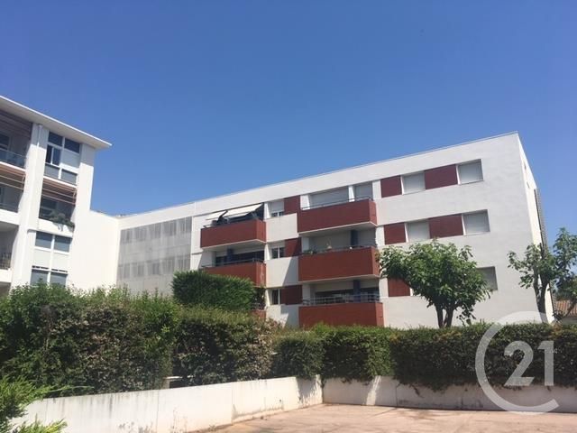 Appartement F4 à vendre - 4 pièces - 97.72 m2 - MARSEILLE - 13012 - PROVENCE-ALPES-COTE-D-AZUR - Century 21 Alphée Immobilier Appartement F4 à vendre - 4 pièces - 97.72 m2 - MARSEILLE - 13012 - PROVENCE-ALPES-COTE-D-AZUR - Century 21 Alphée Immobilier