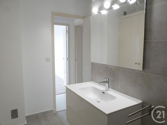 Appartement T3 à louer - 3 pièces - 65.41 m2 - MARSEILLE - 13012 - PROVENCE-ALPES-COTE-D-AZUR - Century 21 Alphée Immobilier Appartement T3 à louer - 3 pièces - 65.41 m2 - MARSEILLE - 13012 - PROVENCE-ALPES-COTE-D-AZUR - Century 21 Alphée Immobilier