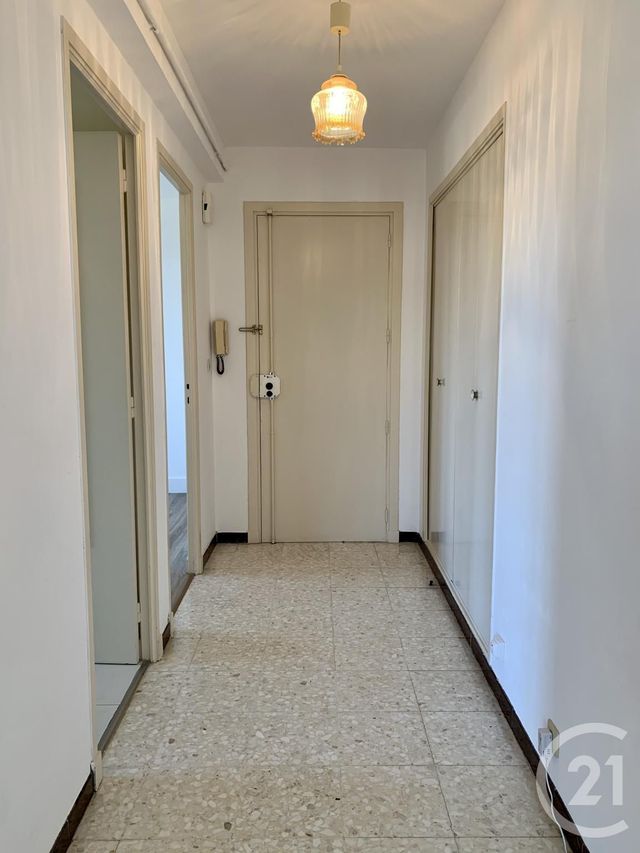 Appartement T3 à louer - 3 pièces - 65.41 m2 - MARSEILLE - 13012 - PROVENCE-ALPES-COTE-D-AZUR - Century 21 Alphée Immobilier Appartement T3 à louer - 3 pièces - 65.41 m2 - MARSEILLE - 13012 - PROVENCE-ALPES-COTE-D-AZUR - Century 21 Alphée Immobilier