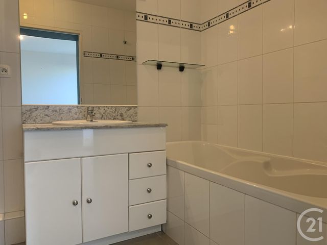 Appartement T2 à louer - 2 pièces - 47.36 m2 - MARSEILLE - 13009 - PROVENCE-ALPES-COTE-D-AZUR - Century 21 Alphée Sga