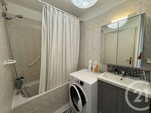 Appartement T2 à louer - 2 pièces - 34.54 m2 - MARSEILLE - 13008 - PROVENCE-ALPES-COTE-D-AZUR - Century 21 Alphée Sga