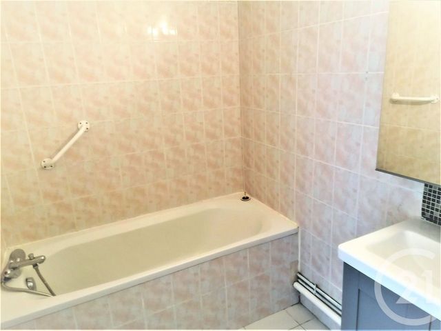 Appartement T2 à louer - 2 pièces - 34.54 m2 - MARSEILLE - 13008 - PROVENCE-ALPES-COTE-D-AZUR - Century 21 Alphée Sga