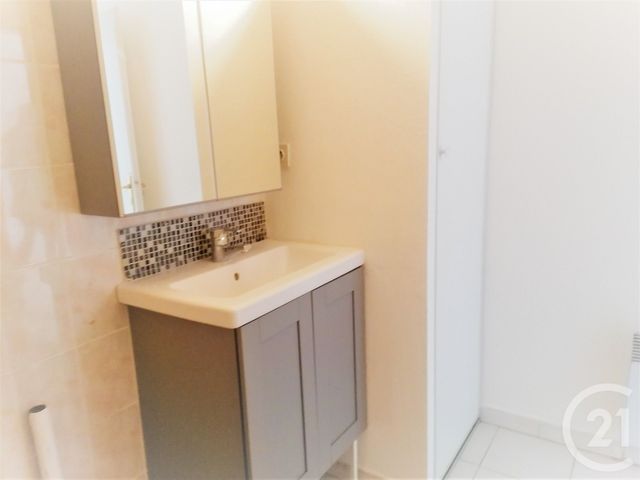 Appartement T2 à louer - 2 pièces - 34.54 m2 - MARSEILLE - 13008 - PROVENCE-ALPES-COTE-D-AZUR - Century 21 Alphée Sga
