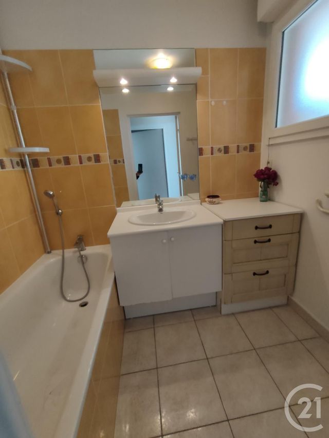 Appartement F5 à vendre - 4 pièces - 111.64 m2 - MARSEILLE - 13013 - PROVENCE-ALPES-COTE-D-AZUR - Century 21 Alphée Sga