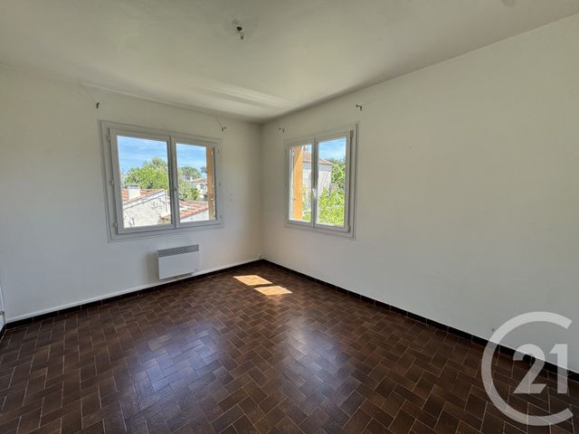 Appartement T3 à louer - 3 pièces - 73.39 m2 - MARSEILLE - 13012 - PROVENCE-ALPES-COTE-D-AZUR - Century 21 Alphée Sga