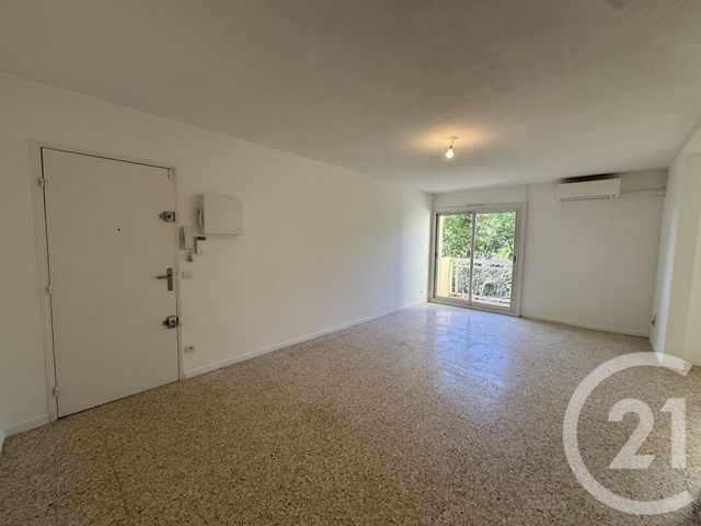 Afficher la photo en grand Appartement T4 à louer - 4 pièces - 79.88 m2 - MARSEILLE - 13012 - PROVENCE-ALPES-COTE-D-AZUR - Century 21 Alphée Sga