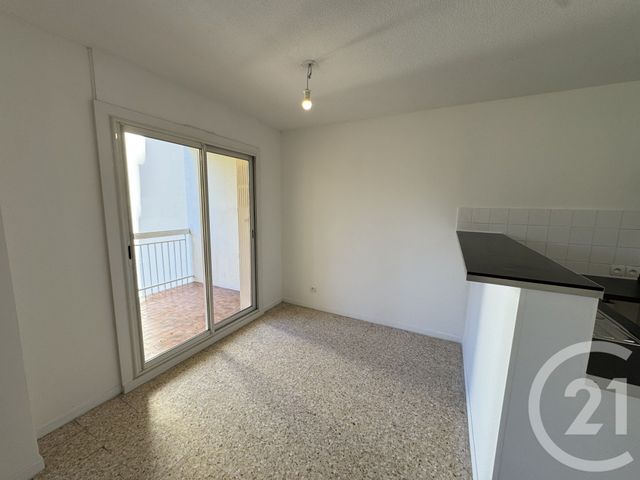 Afficher la photo en grand Appartement T4 à louer - 4 pièces - 79.88 m2 - MARSEILLE - 13012 - PROVENCE-ALPES-COTE-D-AZUR - Century 21 Alphée Sga
