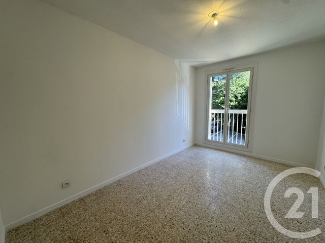 Afficher la photo en grand Appartement T4 à louer - 4 pièces - 79.88 m2 - MARSEILLE - 13012 - PROVENCE-ALPES-COTE-D-AZUR - Century 21 Alphée Sga