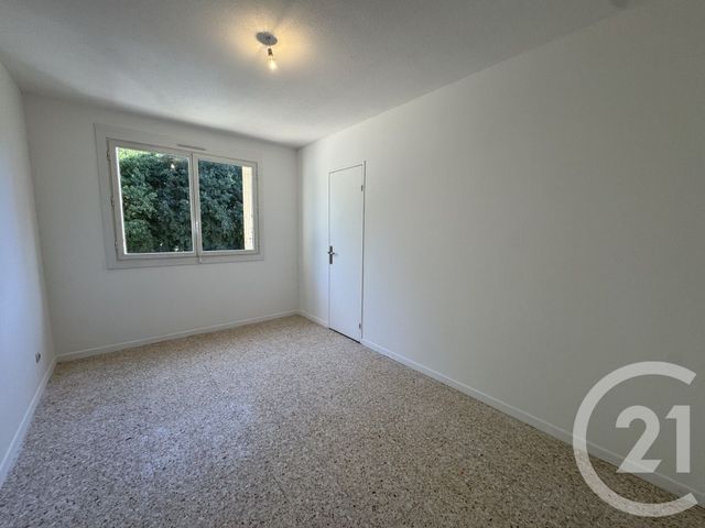 Afficher la photo en grand Appartement T4 à louer - 4 pièces - 79.88 m2 - MARSEILLE - 13012 - PROVENCE-ALPES-COTE-D-AZUR - Century 21 Alphée Sga