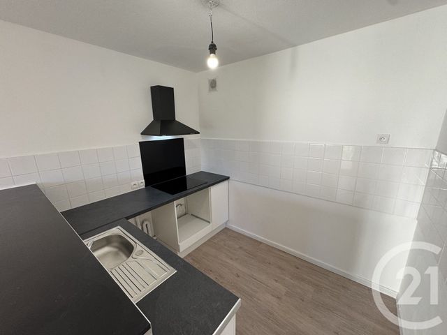 Afficher la photo en grand Appartement T4 à louer - 4 pièces - 79.88 m2 - MARSEILLE - 13012 - PROVENCE-ALPES-COTE-D-AZUR - Century 21 Alphée Sga