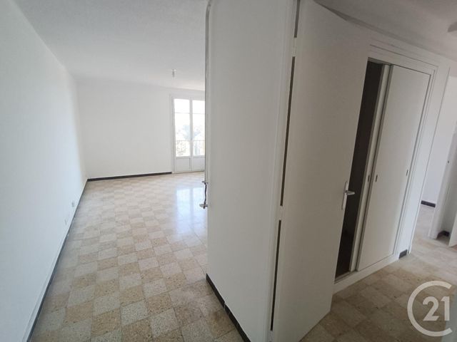 Afficher la photo en grand Appartement T3 à vendre - 3 pièces - 57.28 m2 - MARSEILLE - 13011 - PROVENCE-ALPES-COTE-D-AZUR - Century 21 Alphée Sga