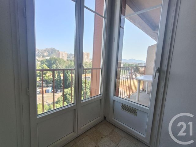 Afficher la photo en grand Appartement T3 à vendre - 3 pièces - 57.28 m2 - MARSEILLE - 13011 - PROVENCE-ALPES-COTE-D-AZUR - Century 21 Alphée Sga