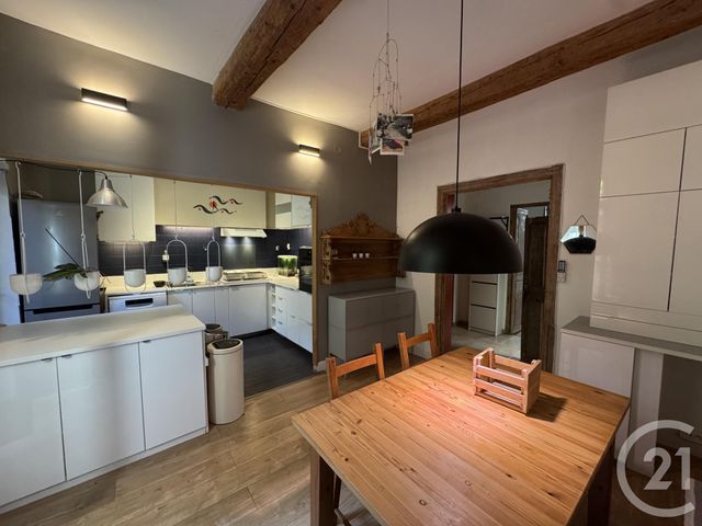 Appartement à louer - 2 pièces - 55.2 m2 - MARSEILLE - 13001 - PROVENCE-ALPES-COTE-D-AZUR - Century 21 Alphée Sga