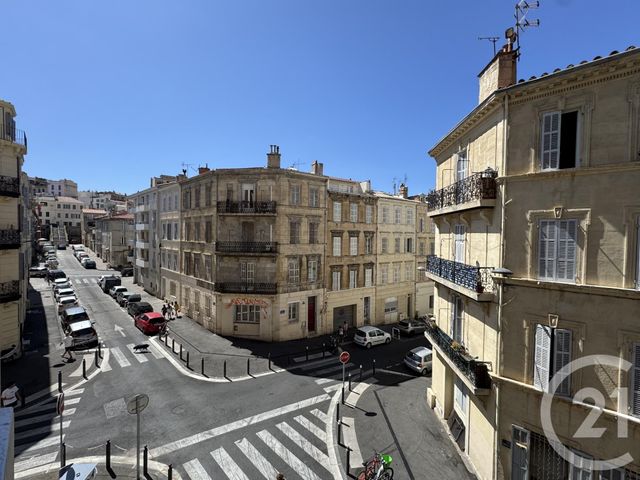 Appartement T2 à louer - 2 pièces - 31.4 m2 - MARSEILLE - 13007 - PROVENCE-ALPES-COTE-D-AZUR - Century 21 Alphée Sga