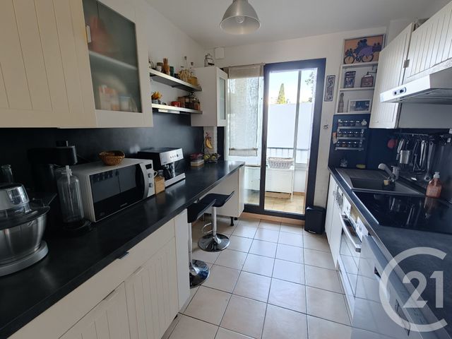 Appartement T4 à vendre - 4 pièces - 81.16 m2 - MARSEILLE - 13012 - PROVENCE-ALPES-COTE-D-AZUR - Century 21 Alphée Sga