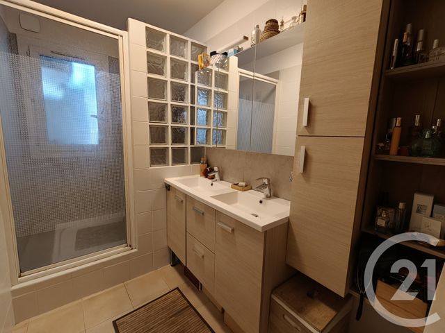 Appartement T4 à vendre - 4 pièces - 81.16 m2 - MARSEILLE - 13012 - PROVENCE-ALPES-COTE-D-AZUR - Century 21 Alphée Sga