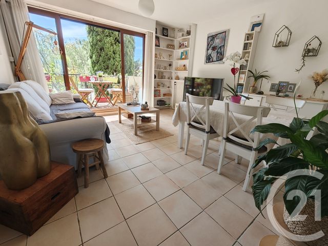 Appartement T4 à vendre - 4 pièces - 81.16 m2 - MARSEILLE - 13012 - PROVENCE-ALPES-COTE-D-AZUR - Century 21 Alphée Sga