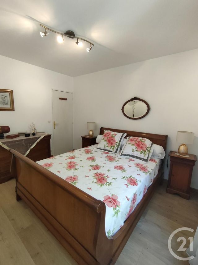 Afficher la photo en grand Appartement F4 à vendre - 4 pièces - 80.11 m2 - MARSEILLE - 13012 - PROVENCE-ALPES-COTE-D-AZUR - Century 21 Alphée Sga