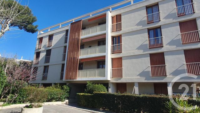 Afficher la photo en grand Appartement F4 à vendre - 4 pièces - 80.11 m2 - MARSEILLE - 13012 - PROVENCE-ALPES-COTE-D-AZUR - Century 21 Alphée Sga