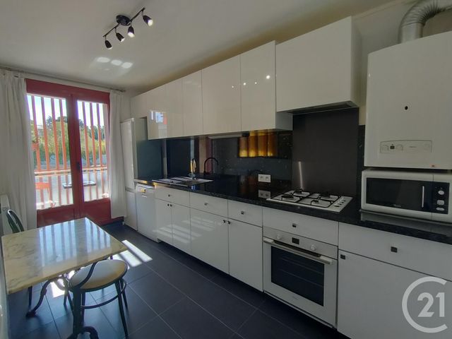 Afficher la photo en grand Appartement F4 à vendre - 4 pièces - 80.11 m2 - MARSEILLE - 13012 - PROVENCE-ALPES-COTE-D-AZUR - Century 21 Alphée Sga