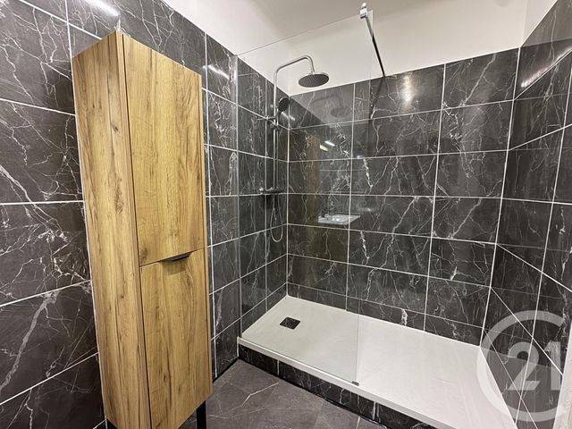 Appartement à louer - 4 pièces - 81.28 m2 - MARSEILLE - 13012 - PROVENCE-ALPES-COTE-D-AZUR - Century 21 Alphée Sga