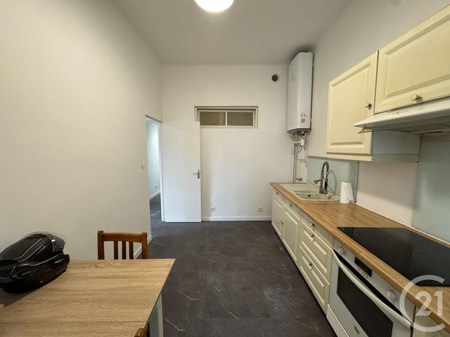 Appartement à louer - 4 pièces - 81.28 m2 - MARSEILLE - 13012 - PROVENCE-ALPES-COTE-D-AZUR - Century 21 Alphée Sga