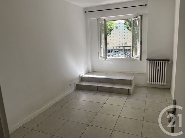 Appartement T2 à vendre - 2 pièces - 34.84 m2 - MARSEILLE - 13005 - PROVENCE-ALPES-COTE-D-AZUR - Century 21 Alphée Sga