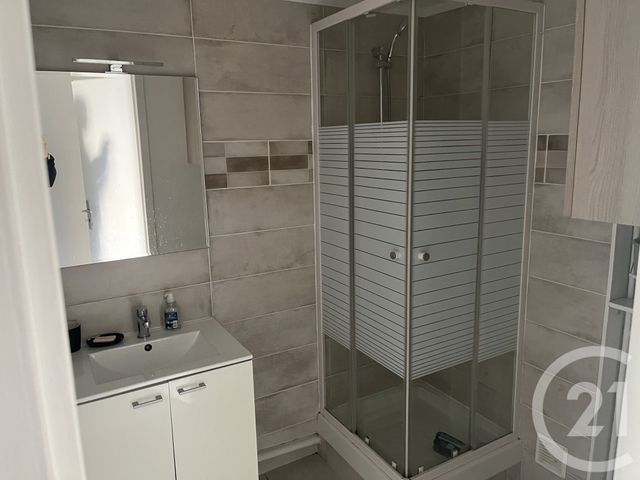 Appartement T2 à vendre - 2 pièces - 34.84 m2 - MARSEILLE - 13005 - PROVENCE-ALPES-COTE-D-AZUR - Century 21 Alphée Sga