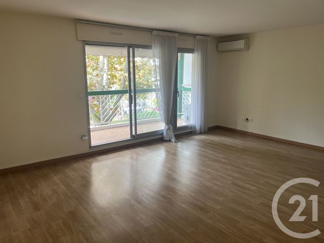 Appartement T3 à vendre - 3 pièces - 74.3 m2 - MARSEILLE - 13008 - PROVENCE-ALPES-COTE-D-AZUR - Century 21 Alphée Sga