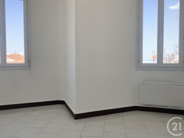 Appartement T2 à louer - 2 pièces - 33.48 m2 - MARSEILLE - 13007 - PROVENCE-ALPES-COTE-D-AZUR - Century 21 Alphée Sga