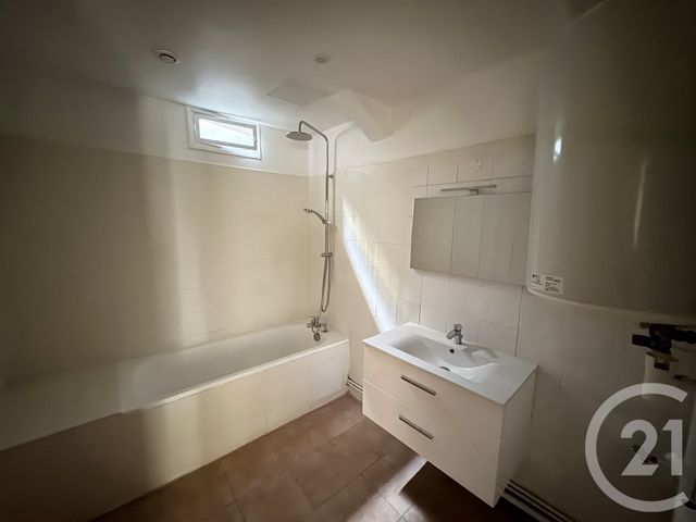 Appartement T3 à louer - 3 pièces - 82.4 m2 - MARSEILLE - 13008 - PROVENCE-ALPES-COTE-D-AZUR - Century 21 Alphée Sga