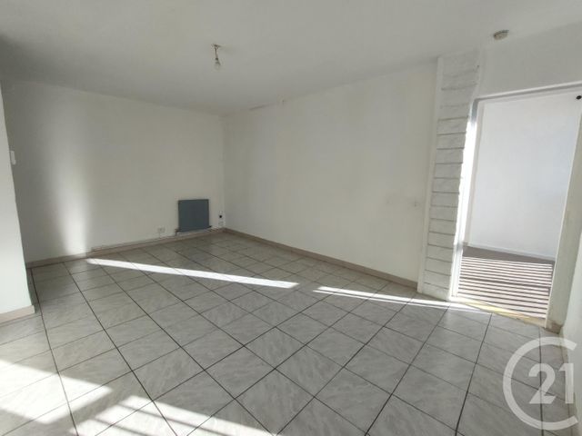 Appartement T3 à vendre - 3 pièces - 57.63 m2 - MARSEILLE - 13012 - PROVENCE-ALPES-COTE-D-AZUR - Century 21 Alphée Sga