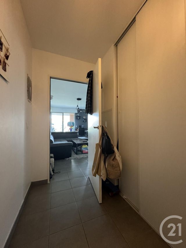 Appartement T3 à louer - 3 pièces - 72.39 m2 - MARSEILLE - 13005 - PROVENCE-ALPES-COTE-D-AZUR - Century 21 Alphée Sga