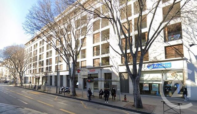 Appartement T3 à louer - 3 pièces - 72.39 m2 - MARSEILLE - 13005 - PROVENCE-ALPES-COTE-D-AZUR - Century 21 Alphée Sga