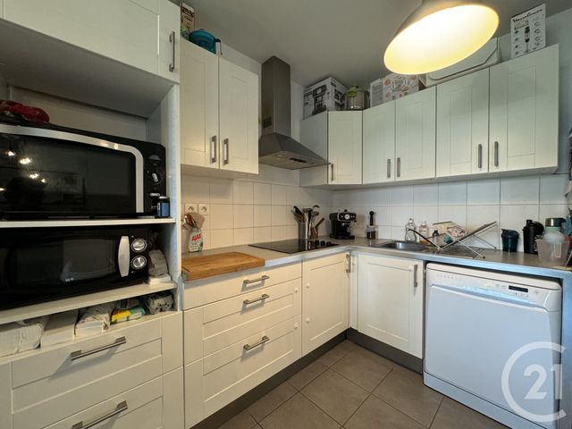 Appartement T3 à louer - 3 pièces - 72.39 m2 - MARSEILLE - 13005 - PROVENCE-ALPES-COTE-D-AZUR - Century 21 Alphée Sga