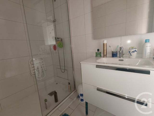 Appartement T3/4 à vendre - 4 pièces - 70.35 m2 - MARSEILLE - 13004 - PROVENCE-ALPES-COTE-D-AZUR - Century 21 Alphée Sga
